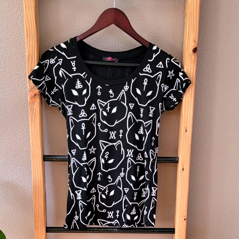 Gothic Egyptian Cat Graphic Tee